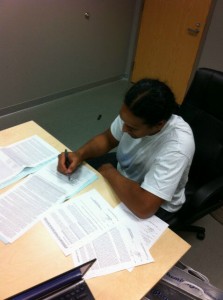 Steelers safety Troy Polamalu signs contract in Pittsburgh airport on the way to play Baltimore Ravens 